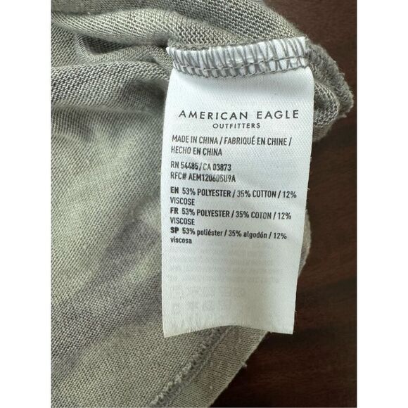 American Eagle Camouflage V-Neck Short Sleeve Blouse Size Medium - Picture 4 of 5
